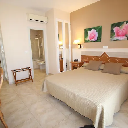 Hotel Puerta Del Mar 3*